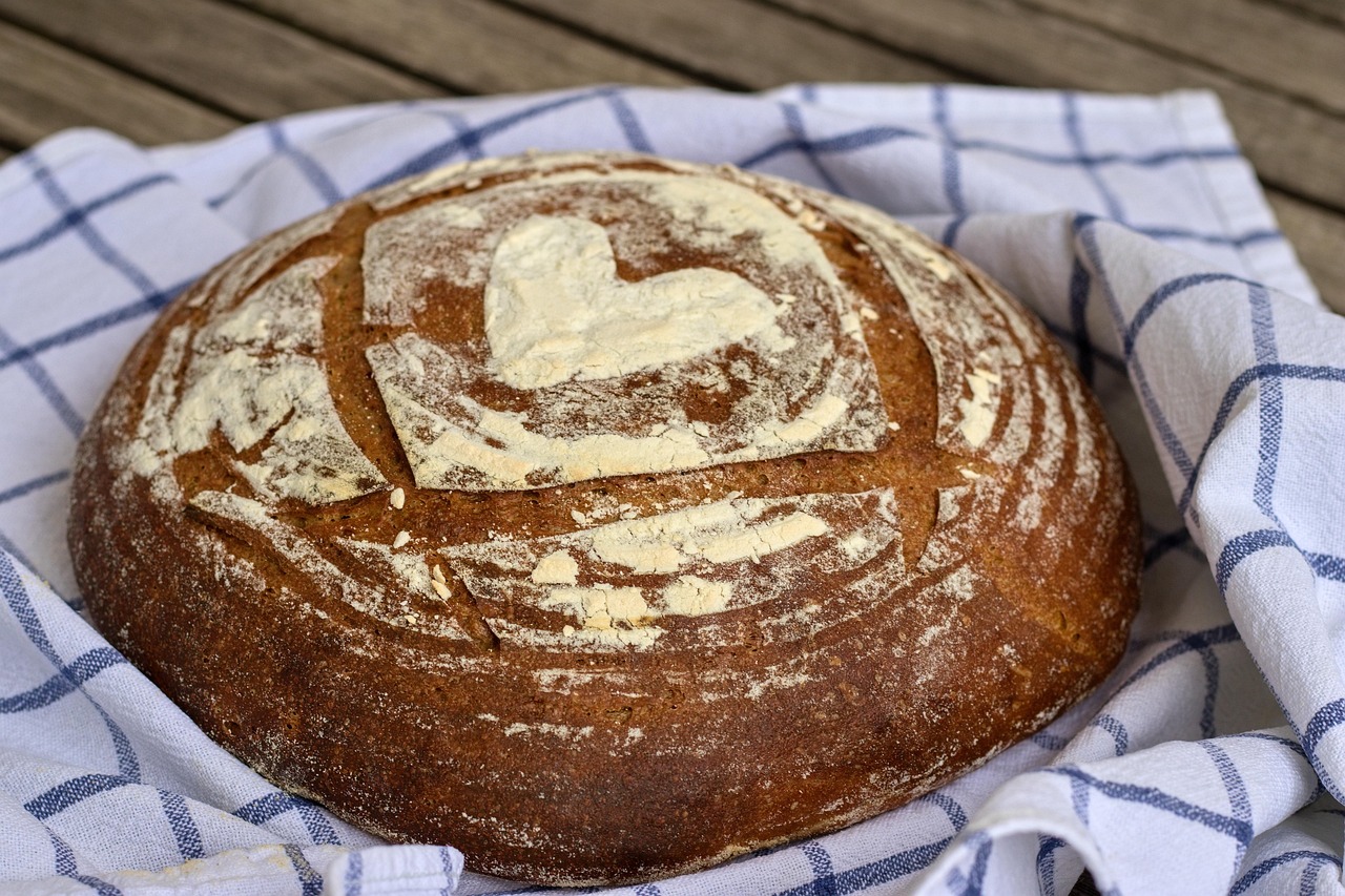 entdecken sie die kunst des sauerteigbrotes! lernen sie, wie man mit natürlichen zutaten und traditionellem handwerk köstliches, gesundes brot backt. perfekt für feinschmecker und hobbybäcker!